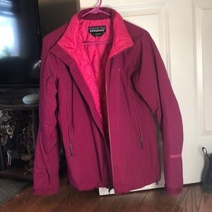 Women’s Patagonia lightweight coat